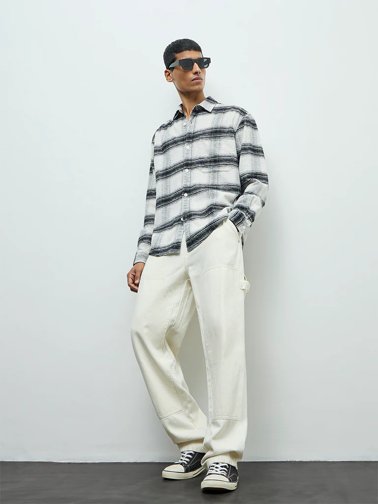 Nuon Black Checks Printed Relaxed-Fit Cotton Shirt