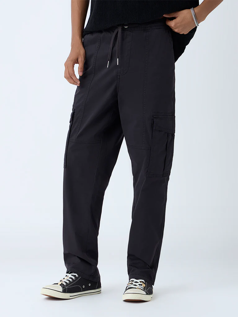 Nuon Black Relaxed-Fit Mid-Rise Cotton-Blend Cargo Pants - Image 3