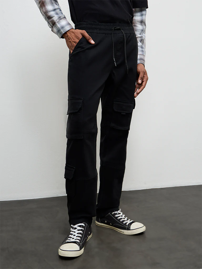 Nuon Black Relaxed-Fit Mid-Rise Cotton-Blend Cargo Pants - Image 3