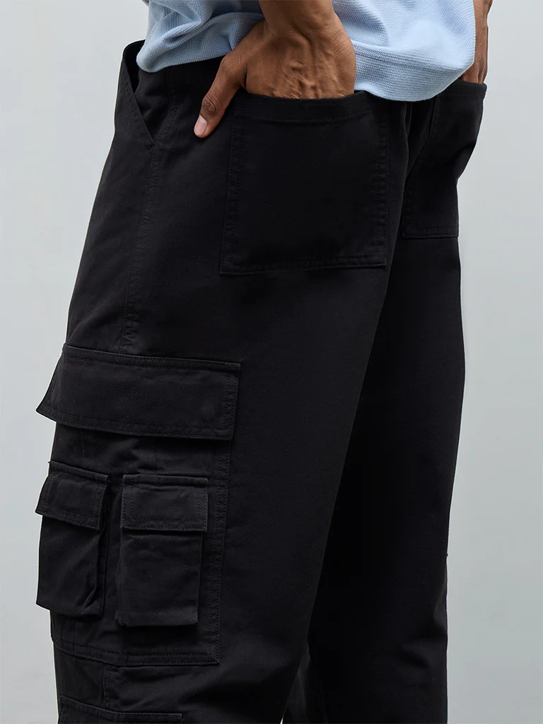 Nuon Black Relaxed-Fit Mid-Rise Cotton Cargo Pants - Image 4