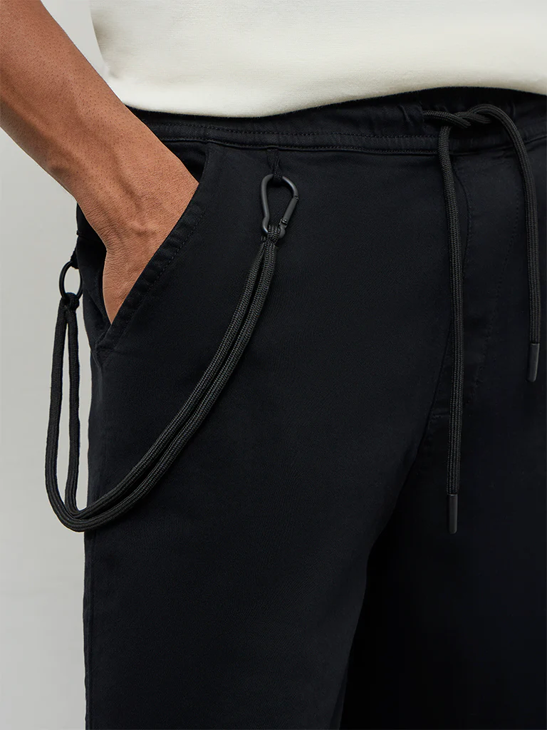 Nuon Black Relaxed-Fit Mid-Rise Shorts - Image 4