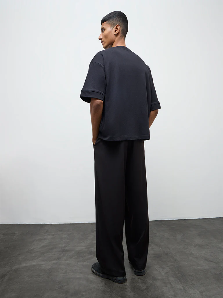 Nuon Black Solid Relaxed-Fit Mid-Rise Trousers - Image 5