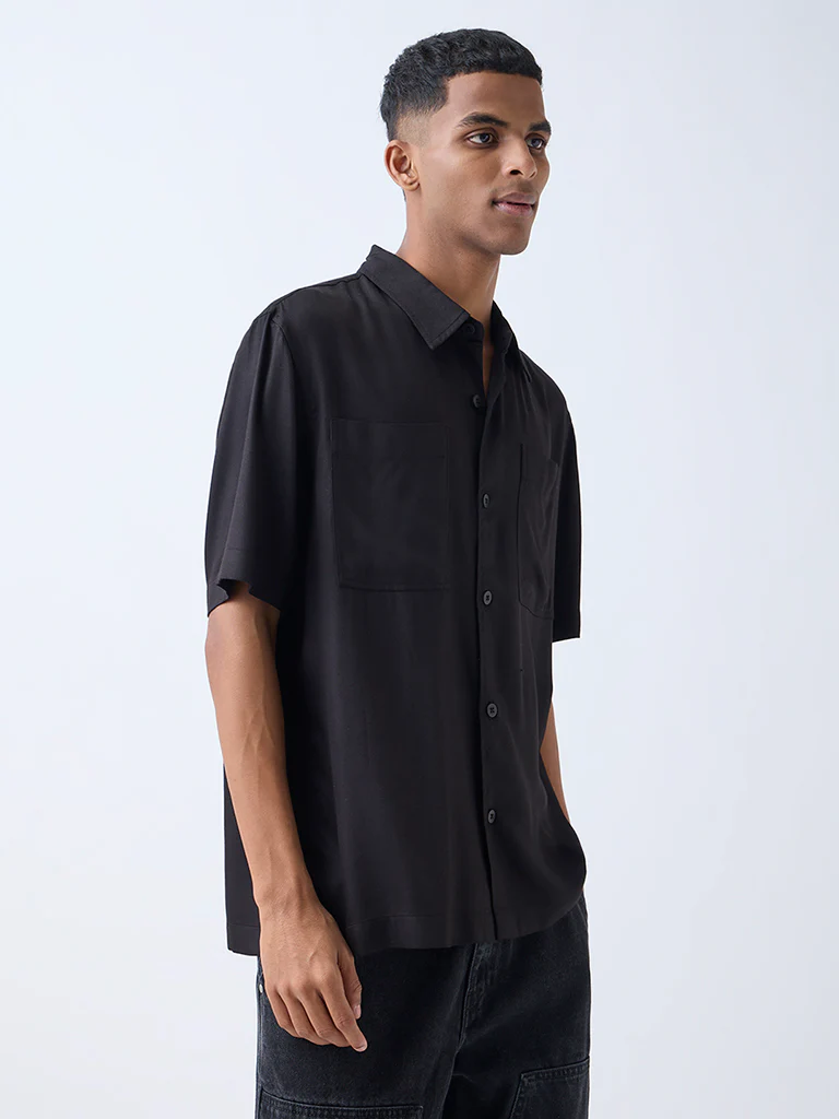 Nuon Black Solid Relaxed-Fit Shirt - Image 2