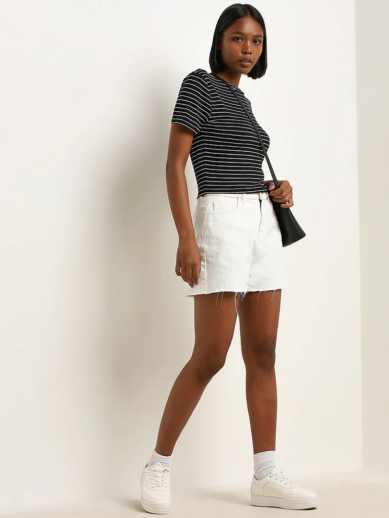 Nuon Black Striped T-Shirt - Image 3