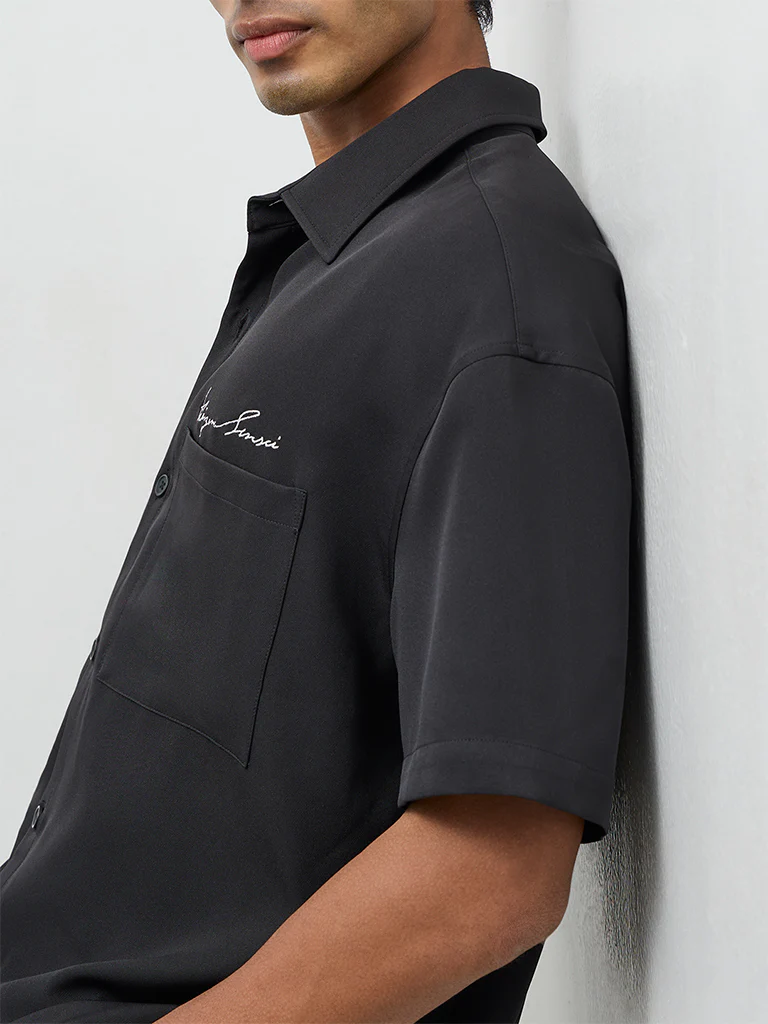 Nuon Black Text Embroidered Relaxed-Fit Shirt - Image 3