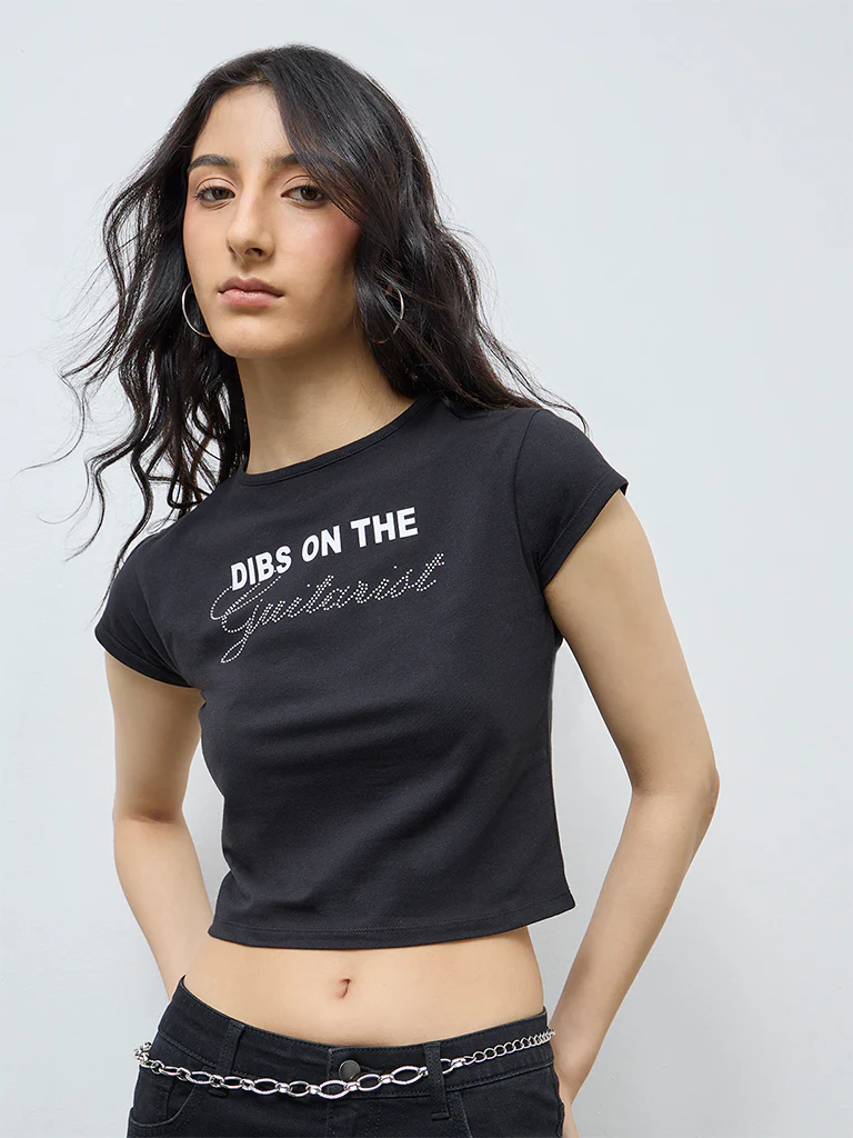Nuon Black Text Pattern T-Shirt