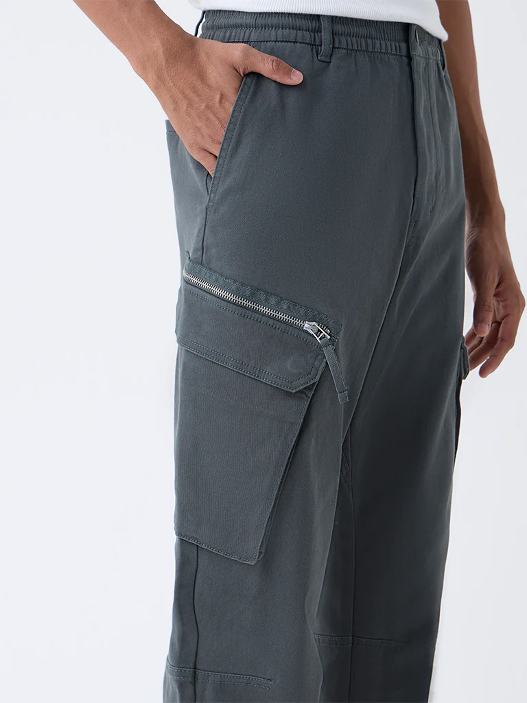 Nuon Dark Grey Relaxed-Fit Mid-Rise Cotton-Blend Cargo Pants - Image 4