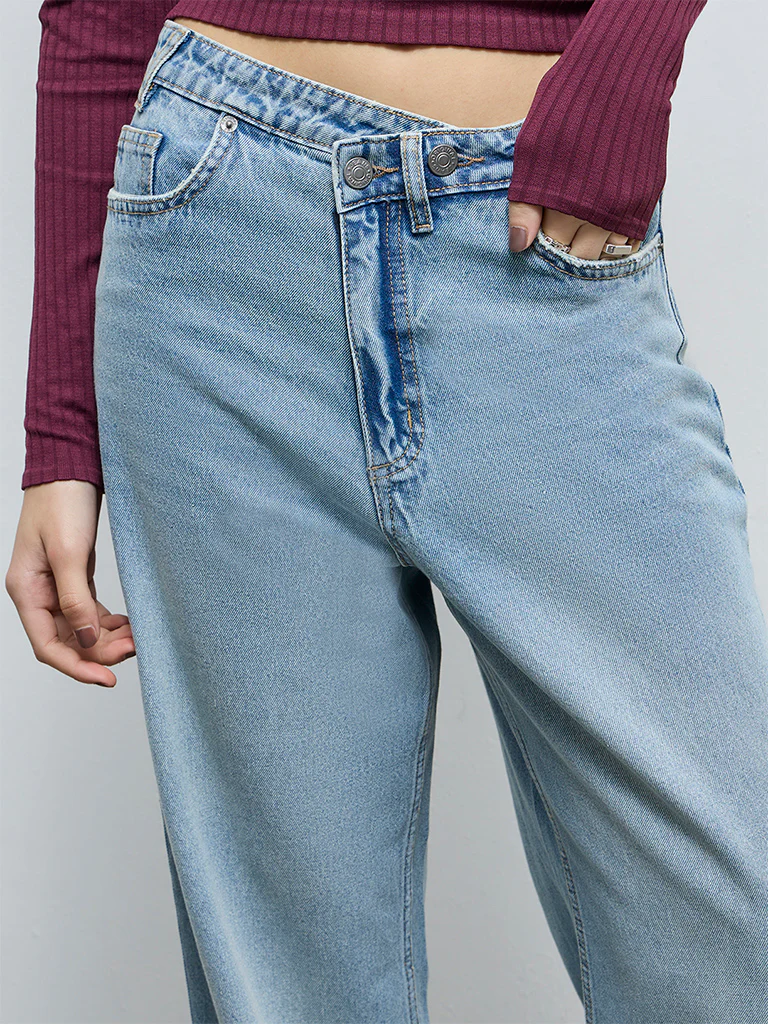 Nuon Light Blue Faded High-Rise Jeans - Image 3