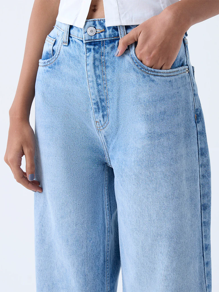 Nuon Light Blue Relaxed-Fit High-Rise Jeans - Image 3
