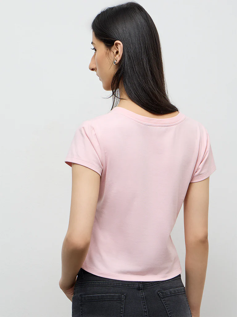 Nuon Light Pink Graphic Printed Cotton-Blend T-Shirt - Image 4