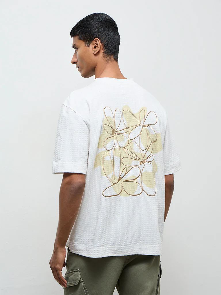 Nuon Off-White Floral Embroidered Relaxed-Fit Cotton T-Shirt - Image 4