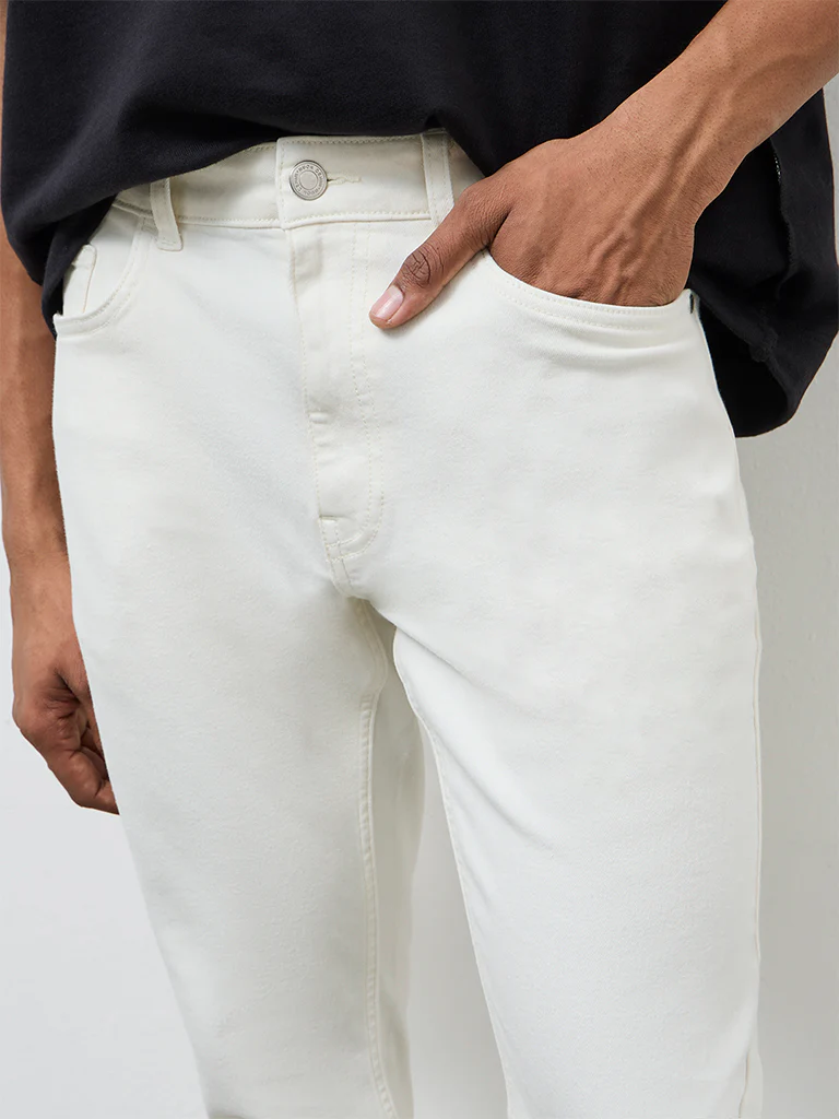 Nuon Off-White Hendrix-Fit Mid-Rise Jeans - Image 3