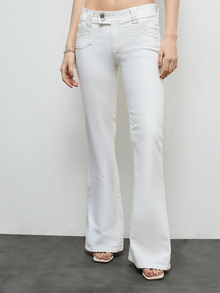 Nuon Off-White Mid-Rise Flared Jeans - Image 2