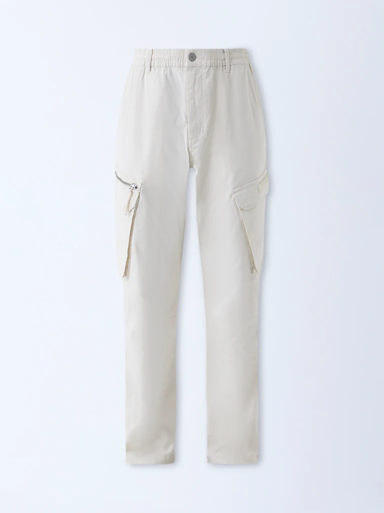 Nuon Off-White Relaxed-Fit Mid-Rise Cotton-Blend Cargo Pants - Image 6