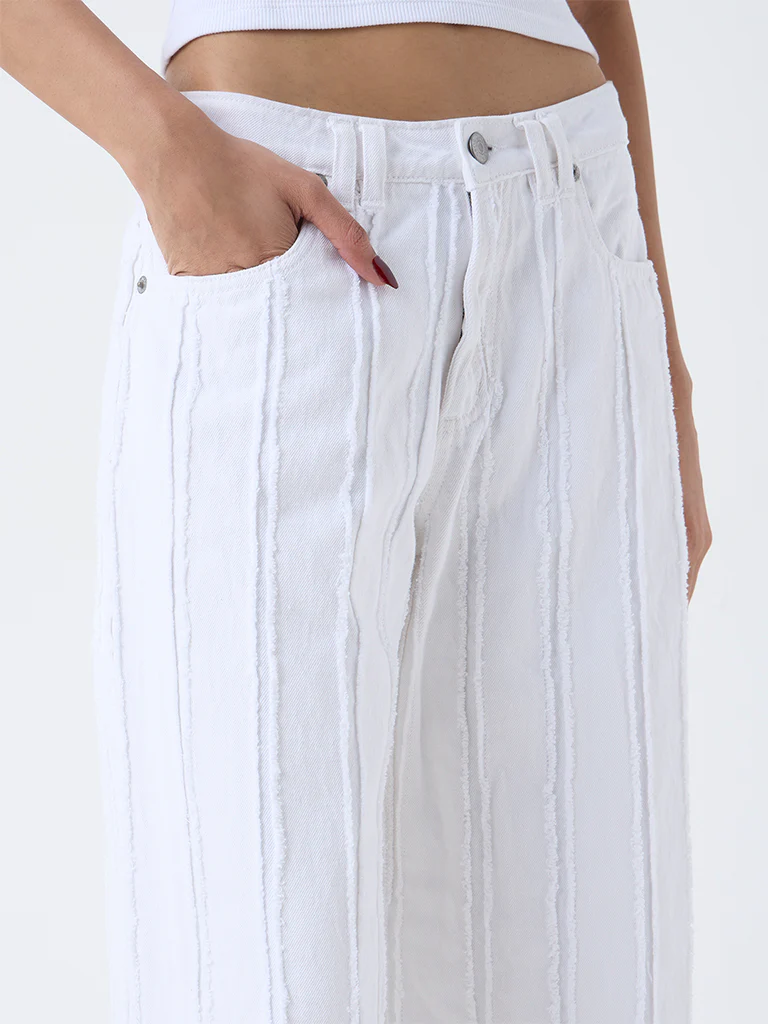 Nuon White Frayed High-Rise Jeans - Image 3