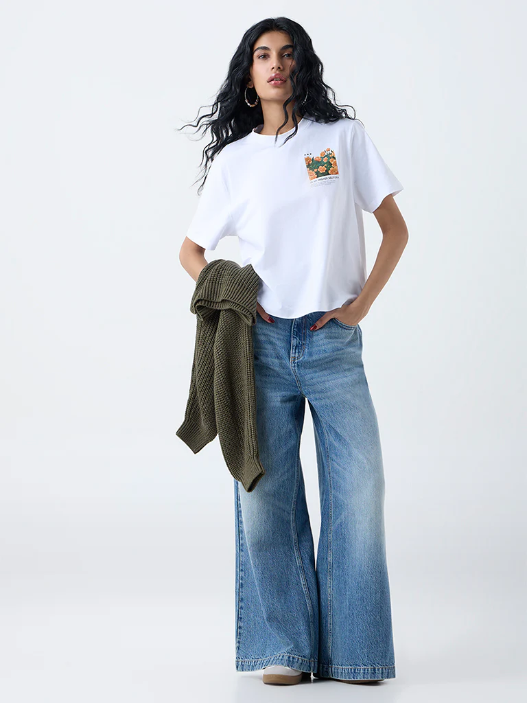 Nuon White Graphic Printed Cotton T-Shirt