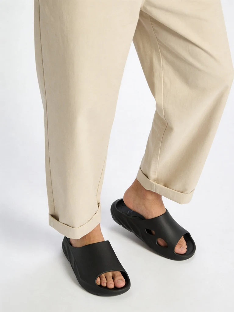 SOLEPLAY Black Sports Slides