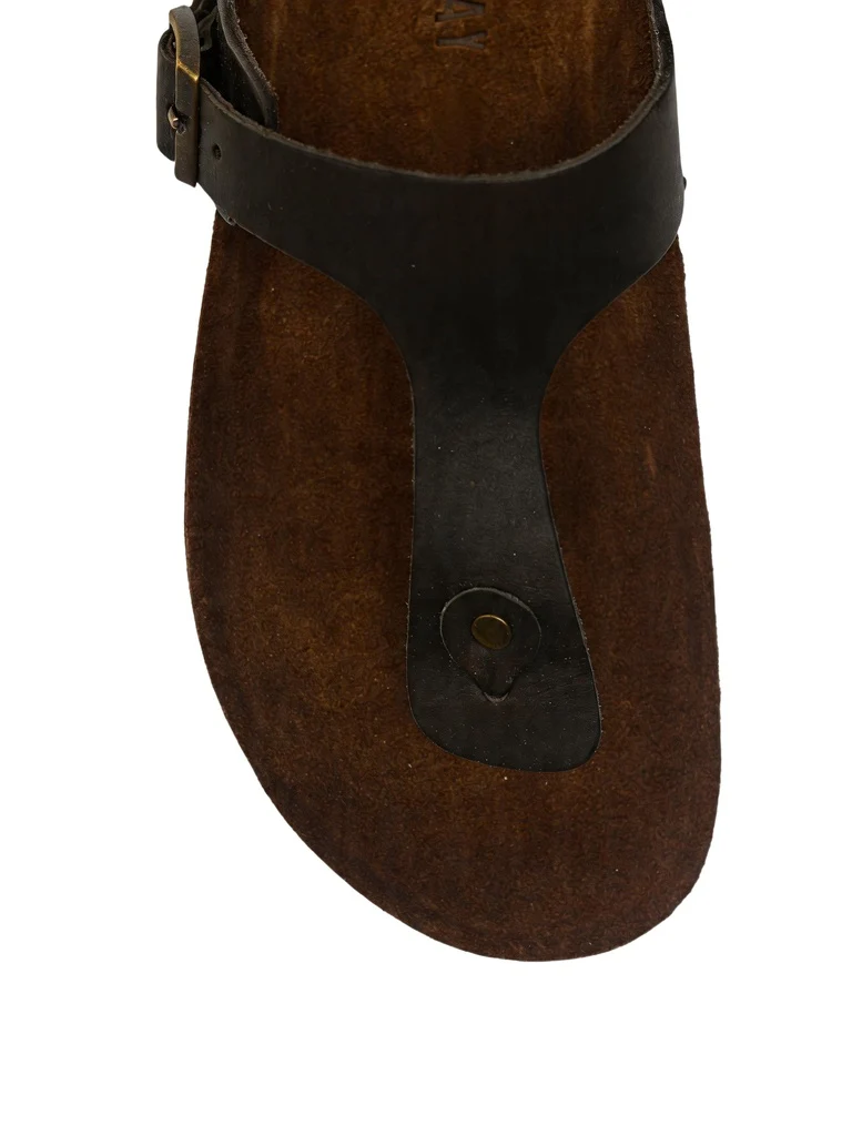 SOLEPLAY Olive Buckle-Detailed Thong Strap Sandals - Image 4