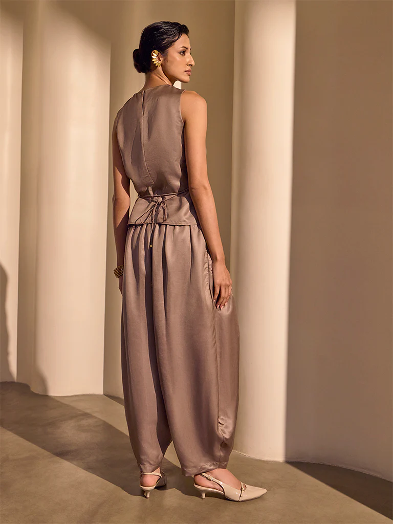 Solid Barrel-Leg Pants – Brown - Image 5