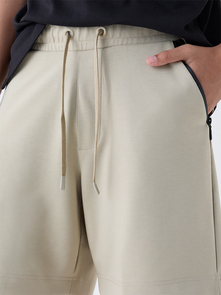 Studiofit Beige Solid Relaxed-Fit Mid-Rise Shorts - Image 4