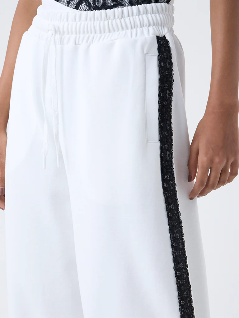 Studiofit White Lace-Detailed High-Rise Pants - Image 3