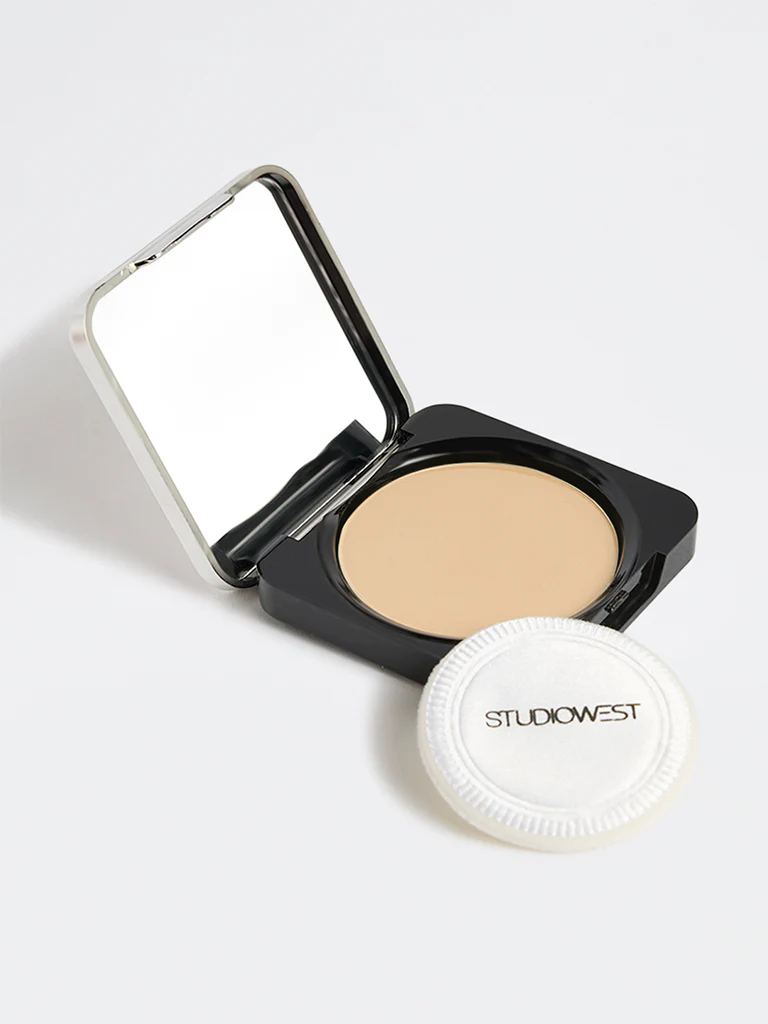 Studiowest Cashew Born Perfect Compact Powder - 9 gm - Image 2