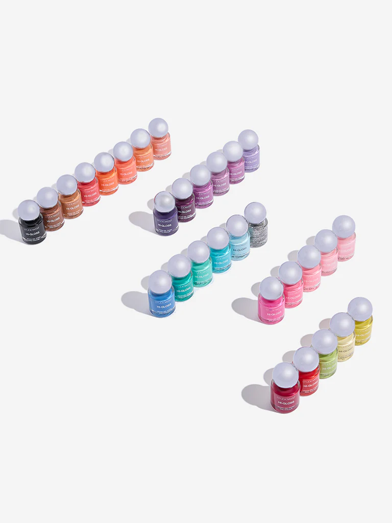 Studiowest Hi-Gloss Red Love R-05 Creme Nail Colour - 8 ml - Image 4