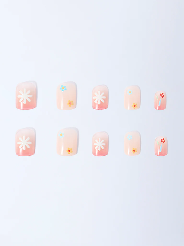 Studiowest Nude Floral Press-On Nail Set