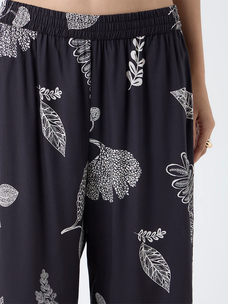 Utsa Black Foliage Printed Pants - Image 3
