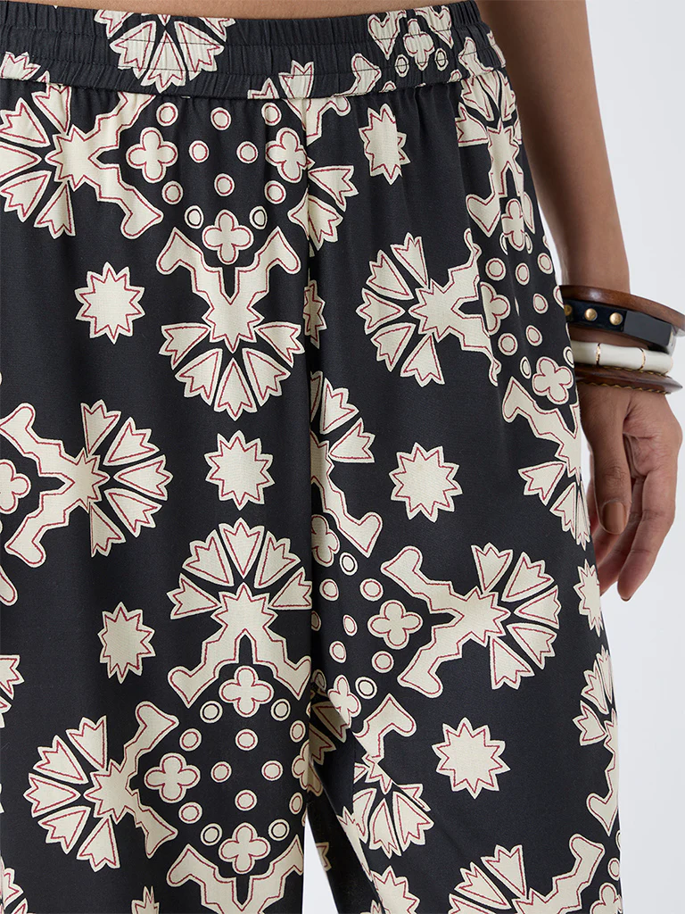 Utsa Black Geometric Printed Pants - Image 3