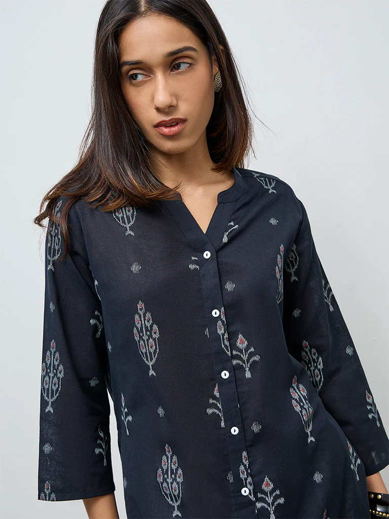 Utsa Black Ikat Printed Cotton-Blend A-Line Kurta - Image 3