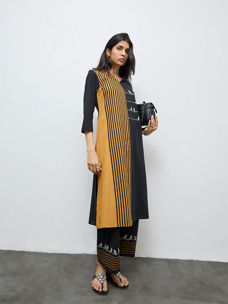Utsa Black Printed Cotton-Blend Pants - Image 2