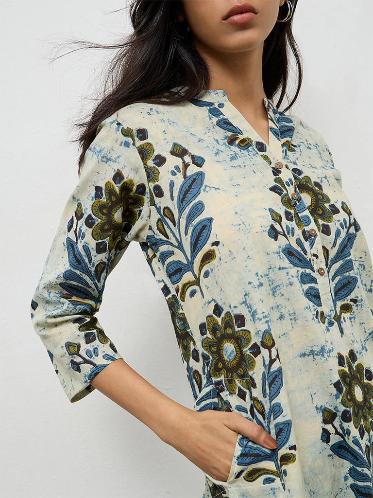 Utsa Blue Floral Pattern Cotton Straight Kurta - Image 3