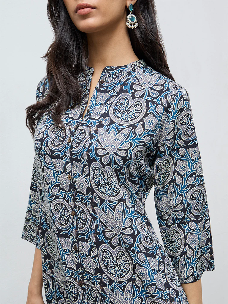 Utsa Blue Floral Printed A-Line Kurta - Image 3