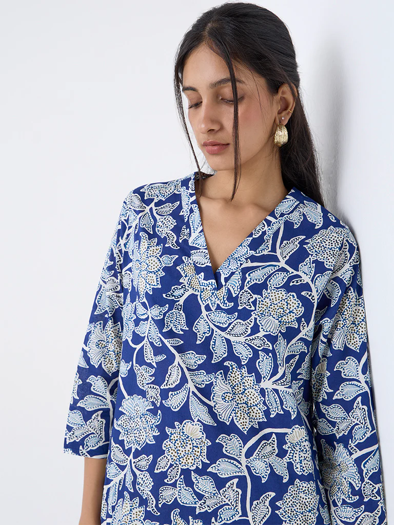 Utsa Blue Foliage Printed Cotton Straight Kurta - Image 3