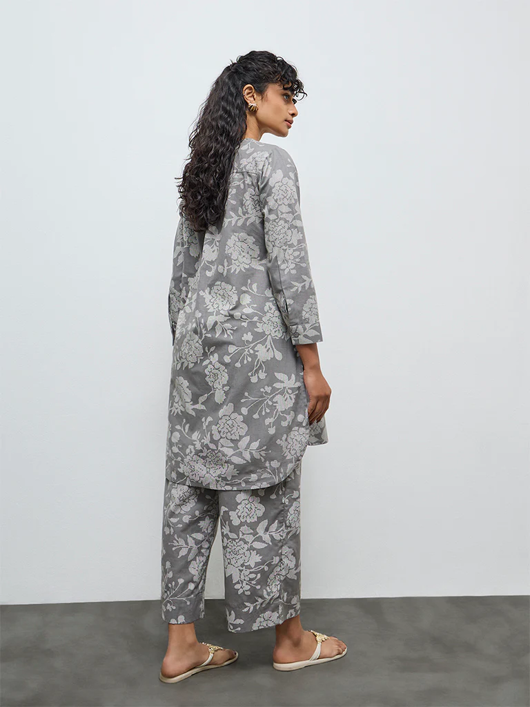 Utsa Grey Floral Cotton-Blend Straight Kurta - Image 4