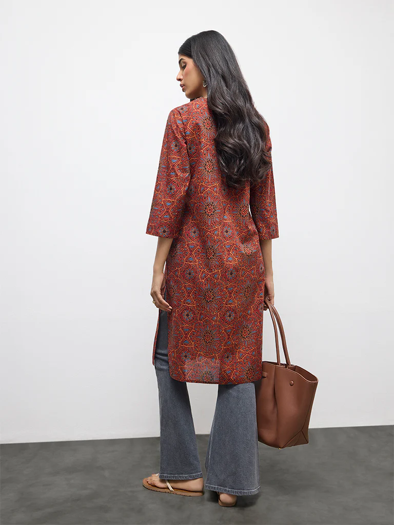 Utsa Maroon Botanical Butta Design Cotton Straight Kurta - Image 4