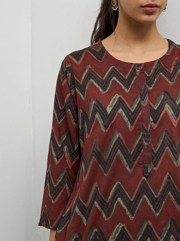 Utsa Maroon Chevron Printed Cotton Straight Kurta - Image 3