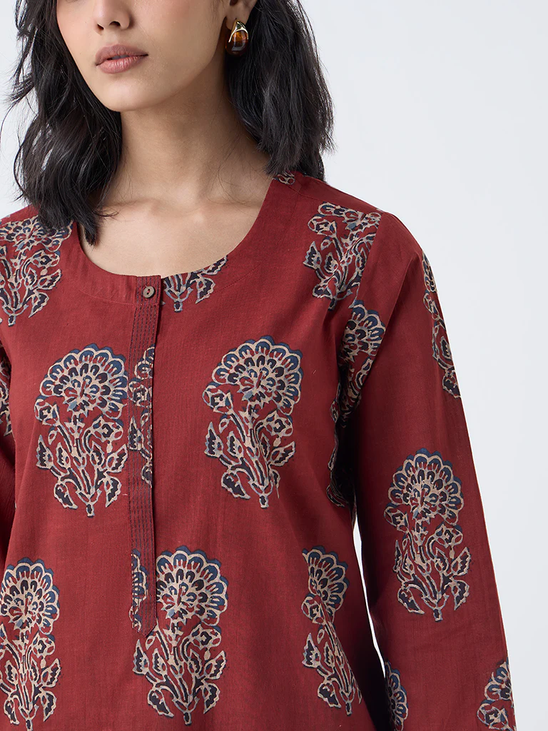 Utsa Maroon Floral Design Cotton Straight Kurta - Image 3