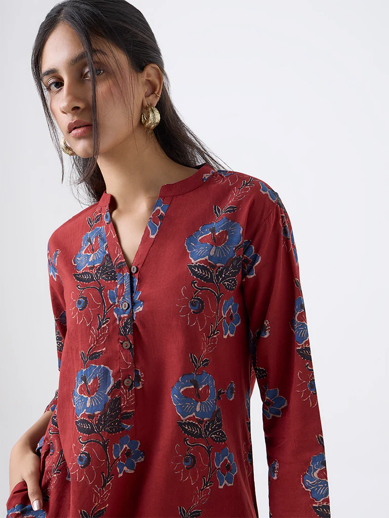 Utsa Maroon Floral Design Cotton Straight Kurta - Image 3