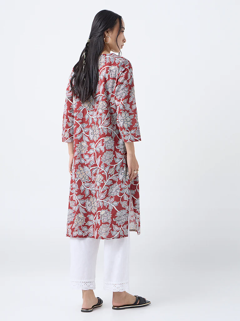 Utsa Maroon Floral Pattern Straight Cotton Kurta - Image 4