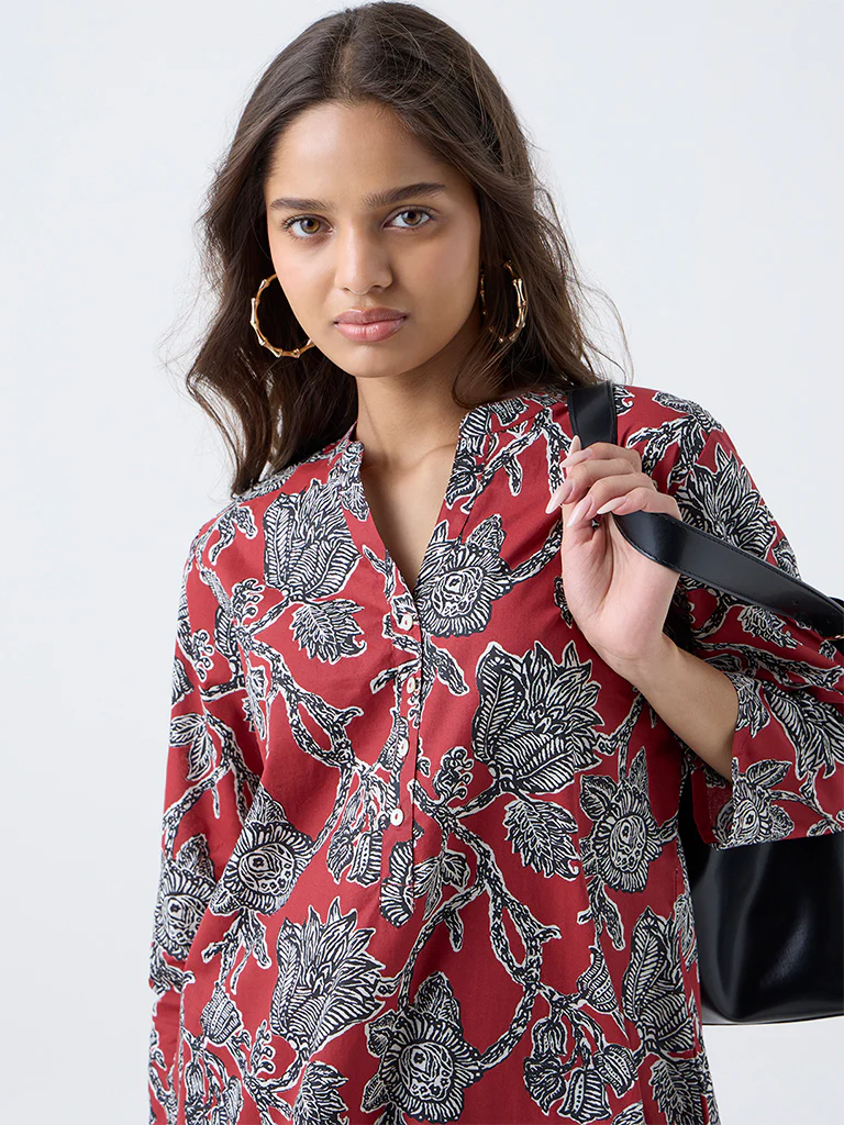 Utsa Maroon Floral Printed Cotton Straight Kurta - Image 3