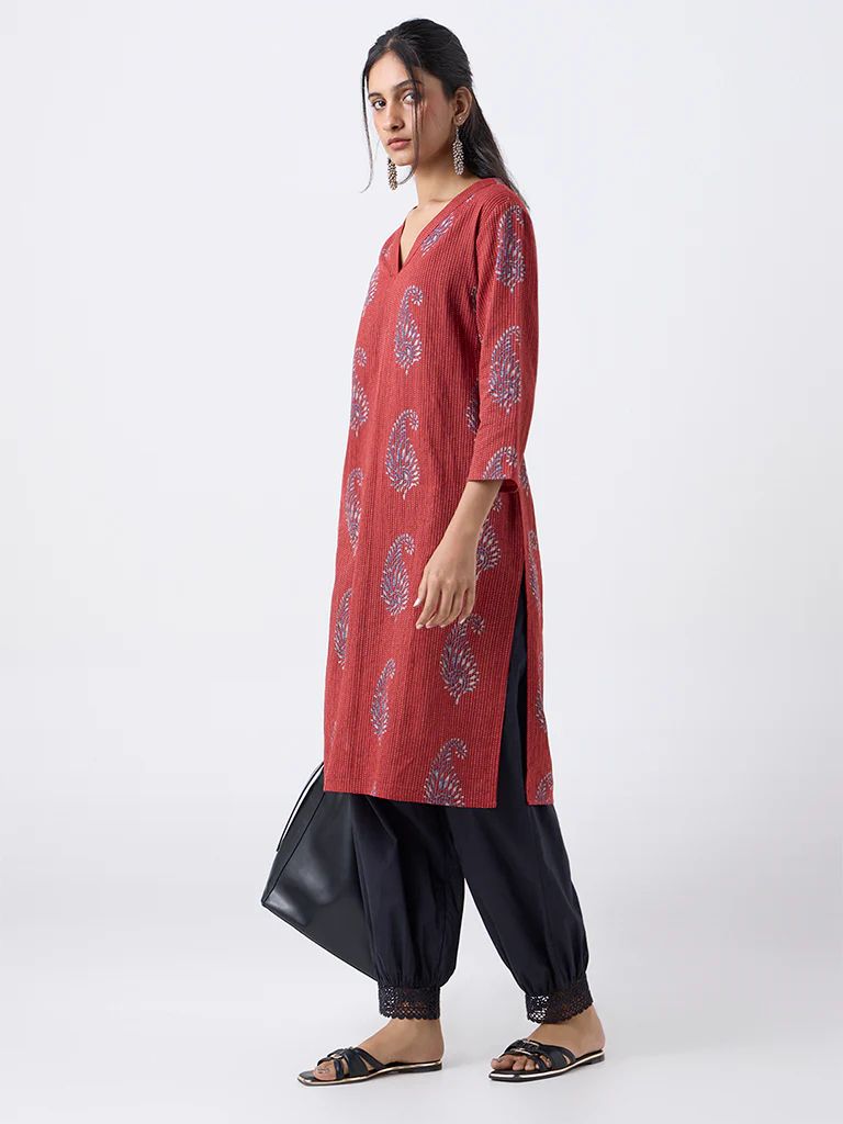 Utsa Maroon Paisley Design Cotton-Blend Straight Kurta - Image 2