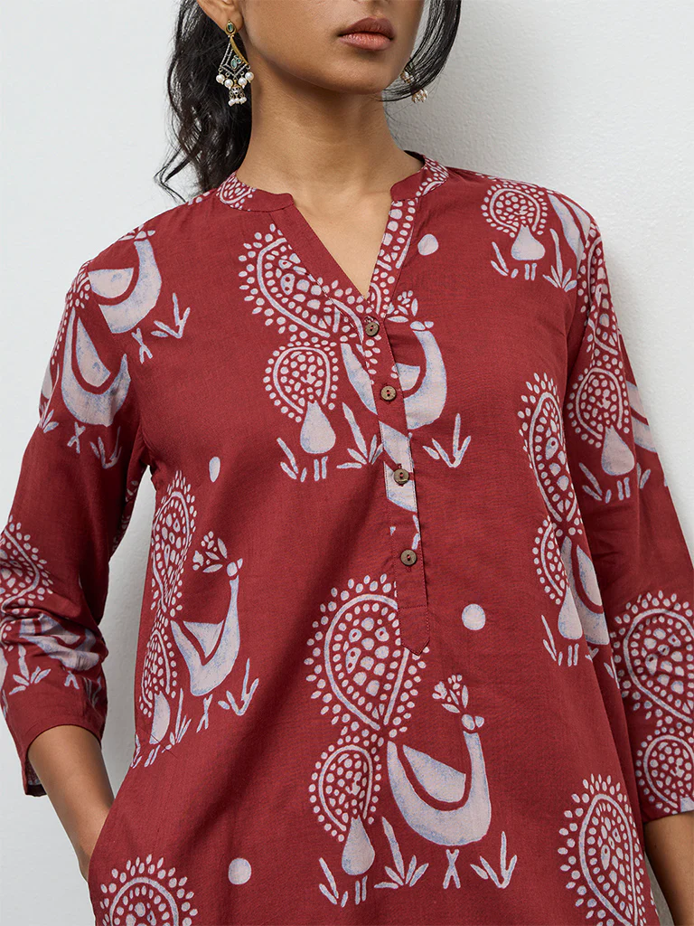 Utsa Maroon Peacock Printed Cotton Straight Kurta - Image 3