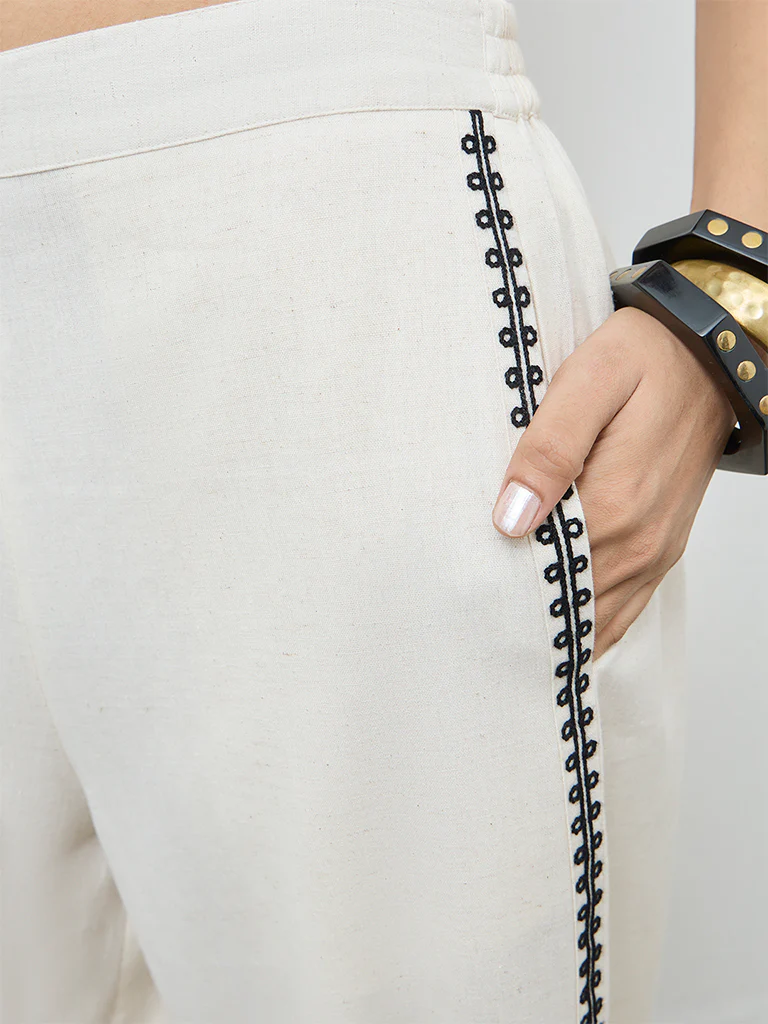 Utsa Off-White Embroidered Cotton-Blend Pants - Image 3