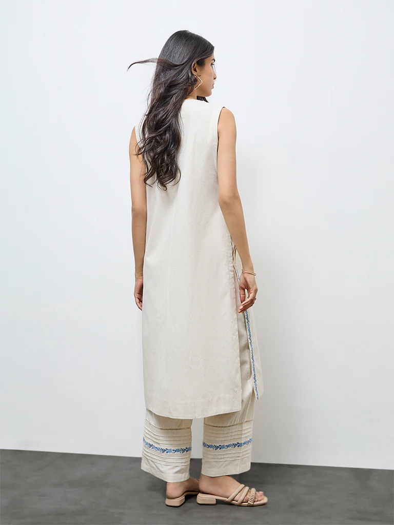 Utsa Off-White Floral Embroidered A-Line Cotton-Blend Kurta - Image 4