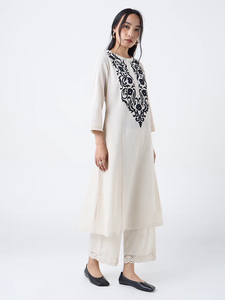 Utsa Off-White Floral Embroidered Cotton-Blend A-Line Kurta