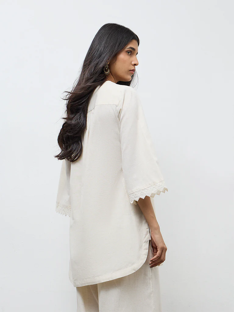 Utsa Off-White Floral Embroidered Cotton-Blend A-Line Kurta - Image 4