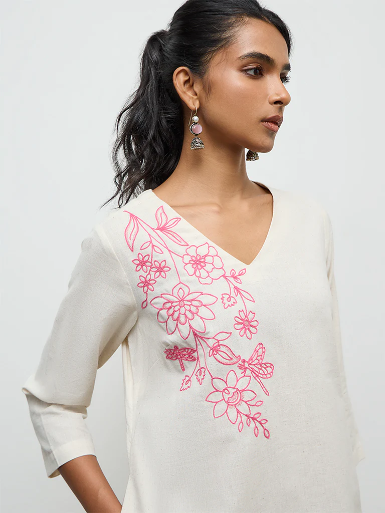 Utsa Off-White Floral Embroidered Cotton-Blend A-Line Kurta - Image 3