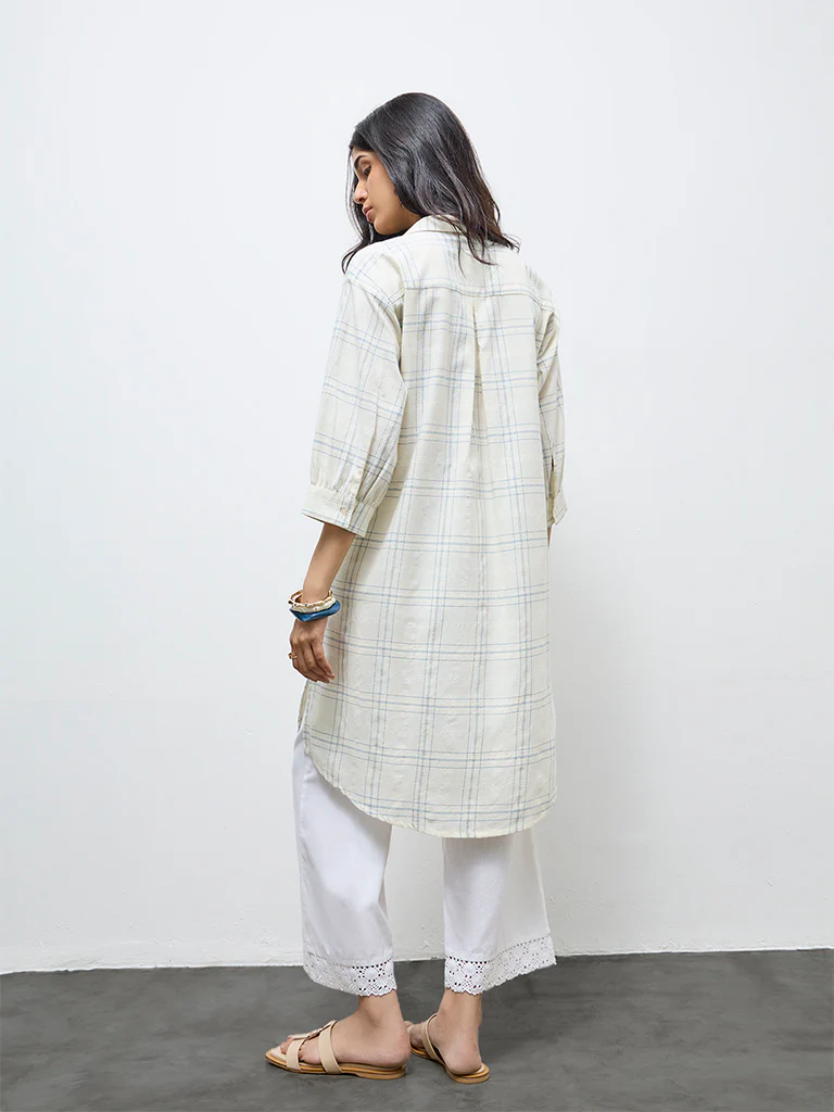 Utsa Off-White Floral Embroidered Cotton Kurta - Image 4